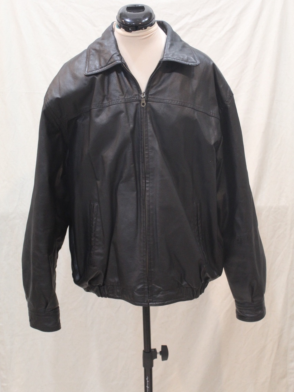 Vintage Cougar Leather Men’s XL Black Genuine Leather Bomber Jacket